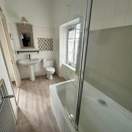 Holiday home Chateau Du Serpolet Pont-du-Chateau