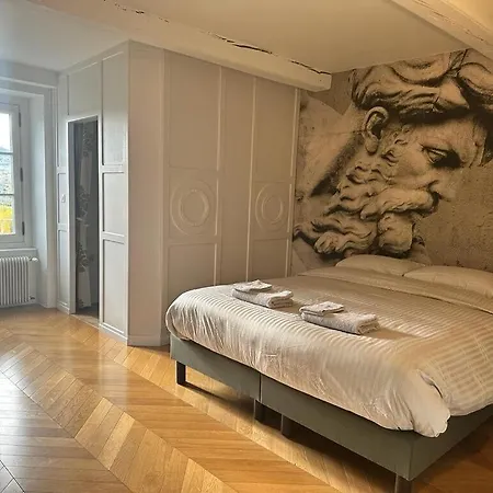 Holiday home Chateau Du Serpolet Pont-du-Chateau